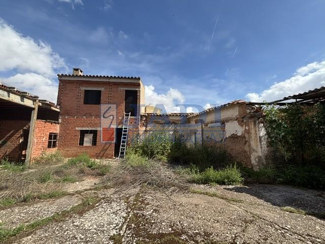 For sale of land in Valdepeñas