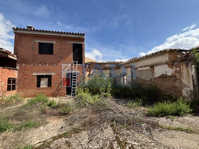 For sale of land in Valdepeñas