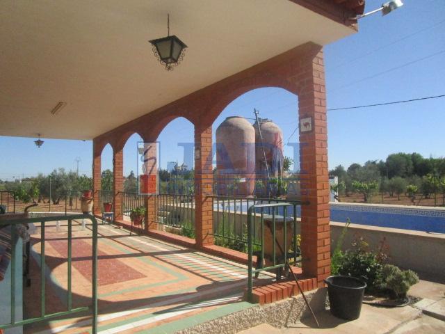 Venta de casa en Valdepeñas