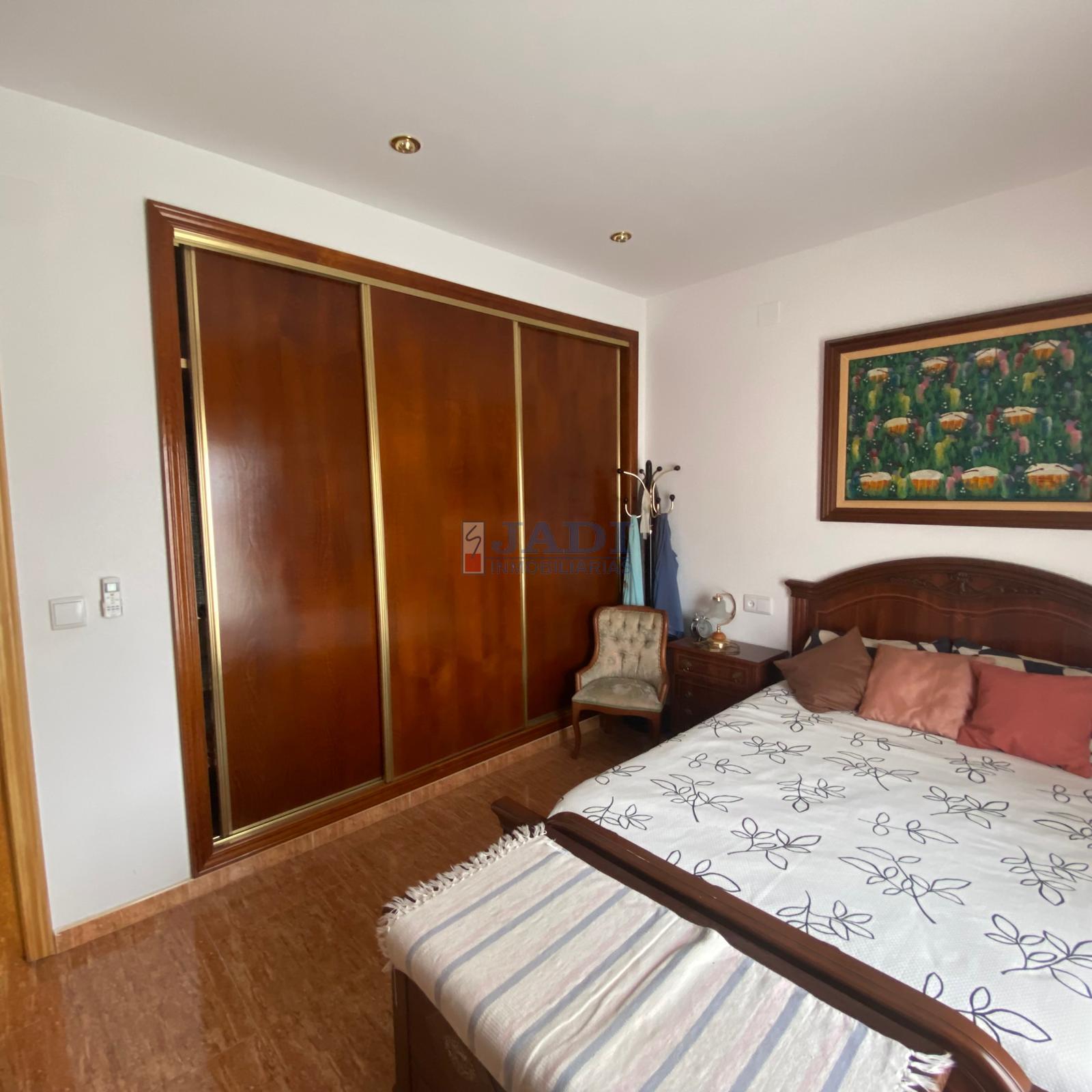For sale of house in Valdepeñas