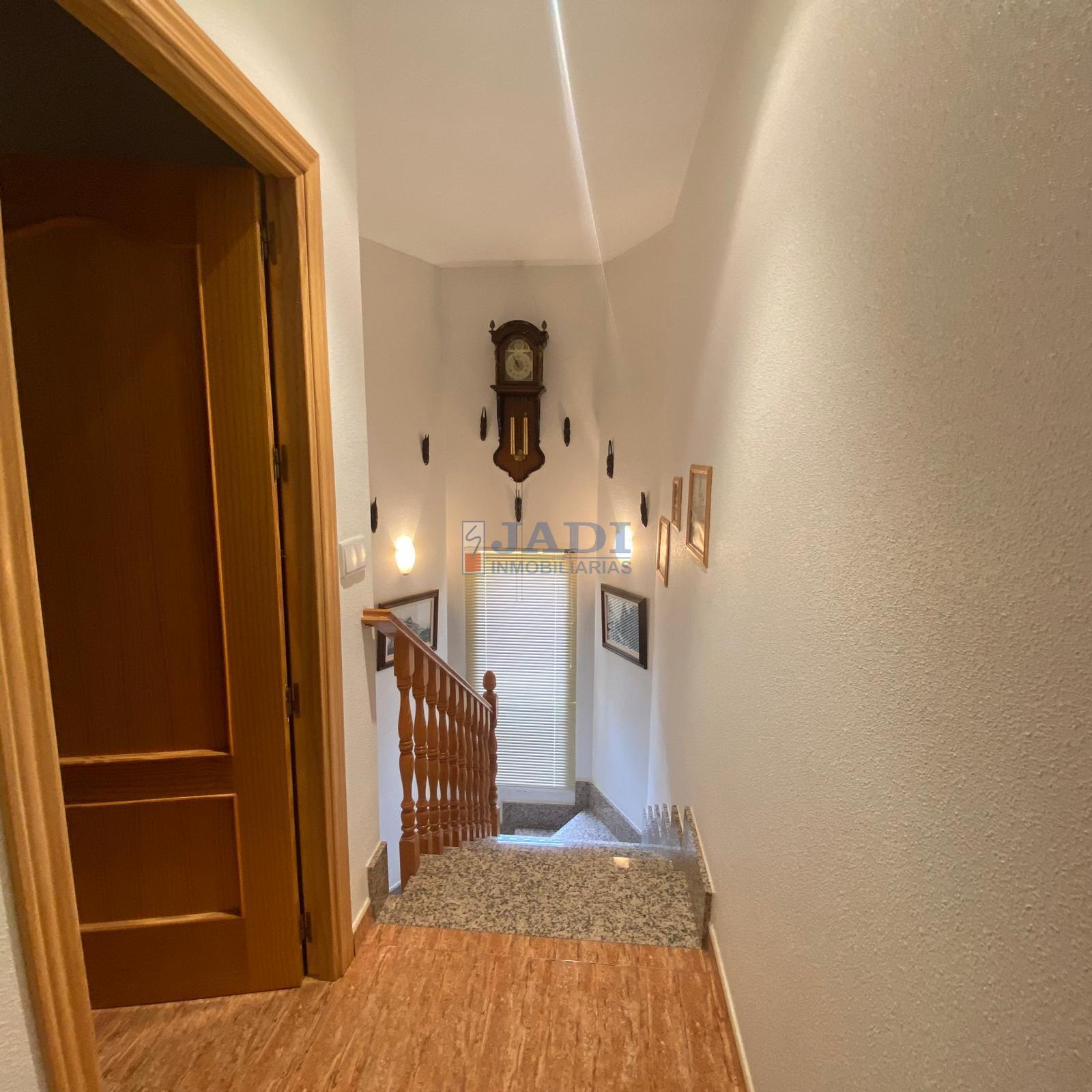 For sale of house in Valdepeñas