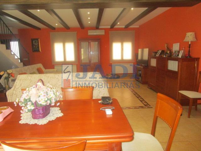 Venta de casa en Valdepeñas
