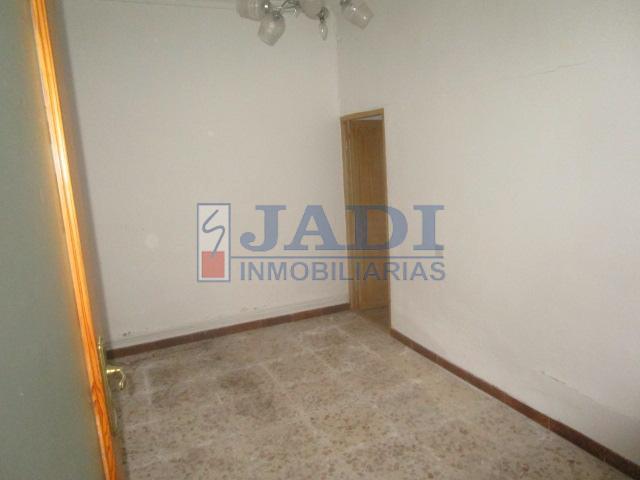 Venta de casa en Valdepeñas