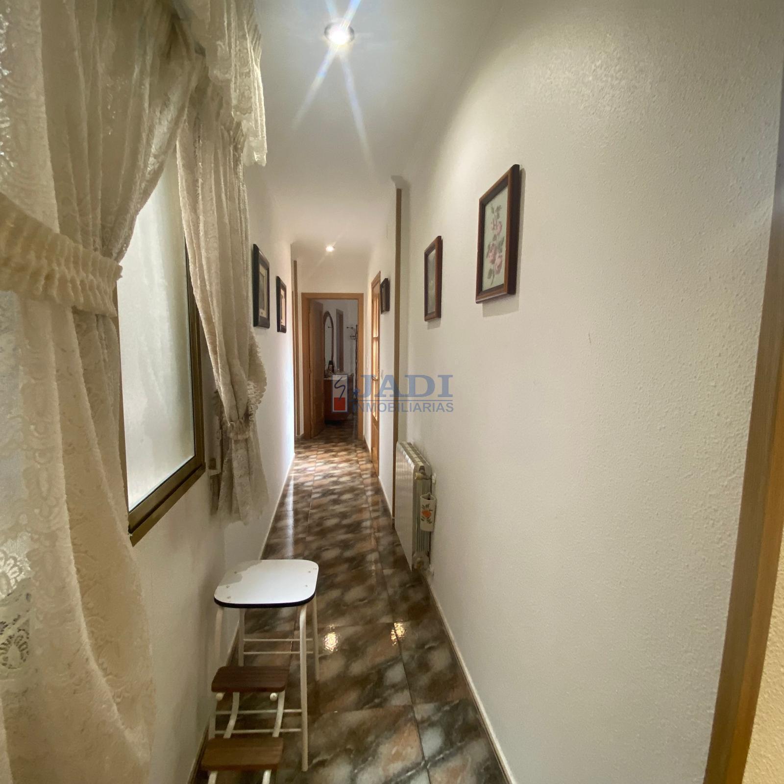 For sale of house in Valdepeñas