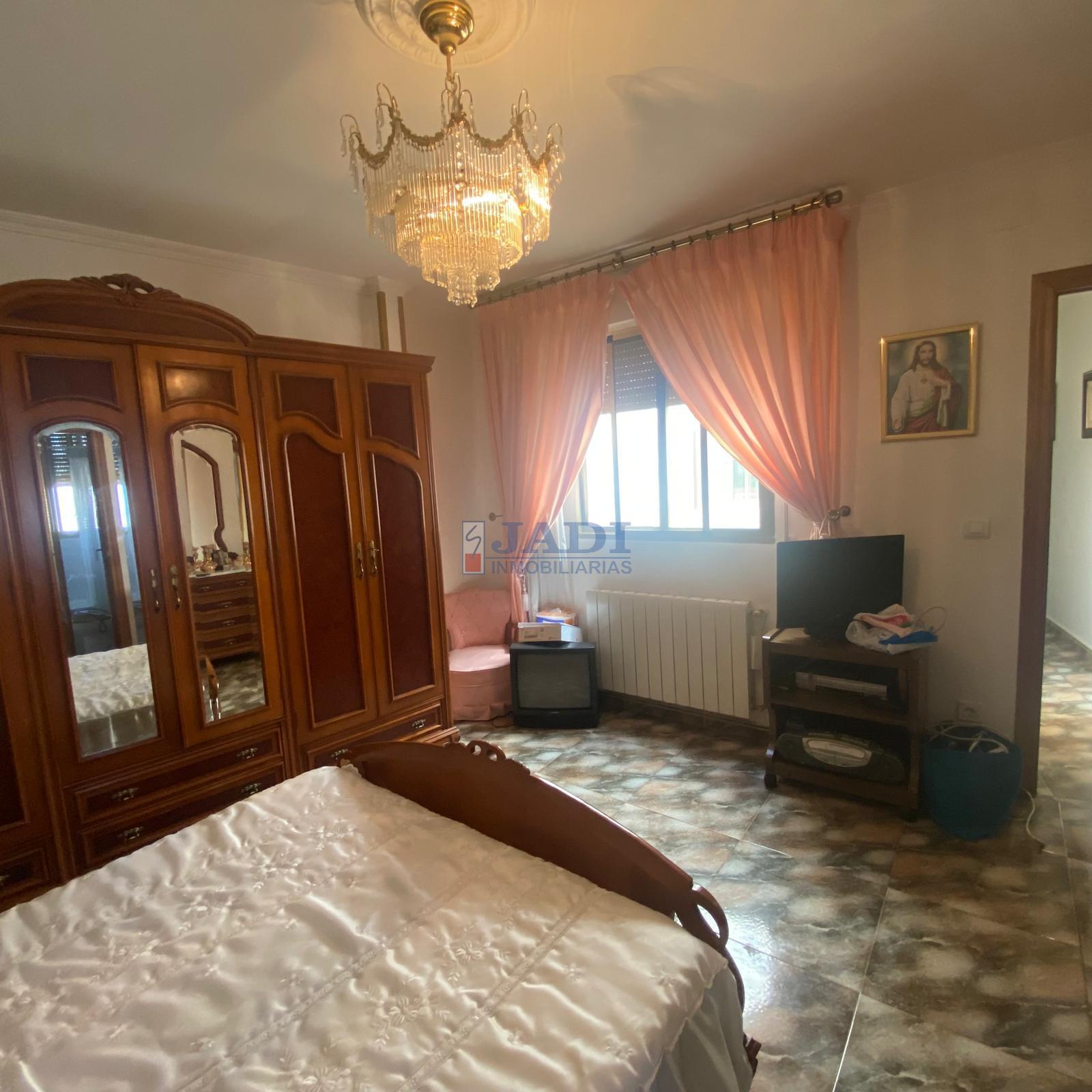 For sale of house in Valdepeñas