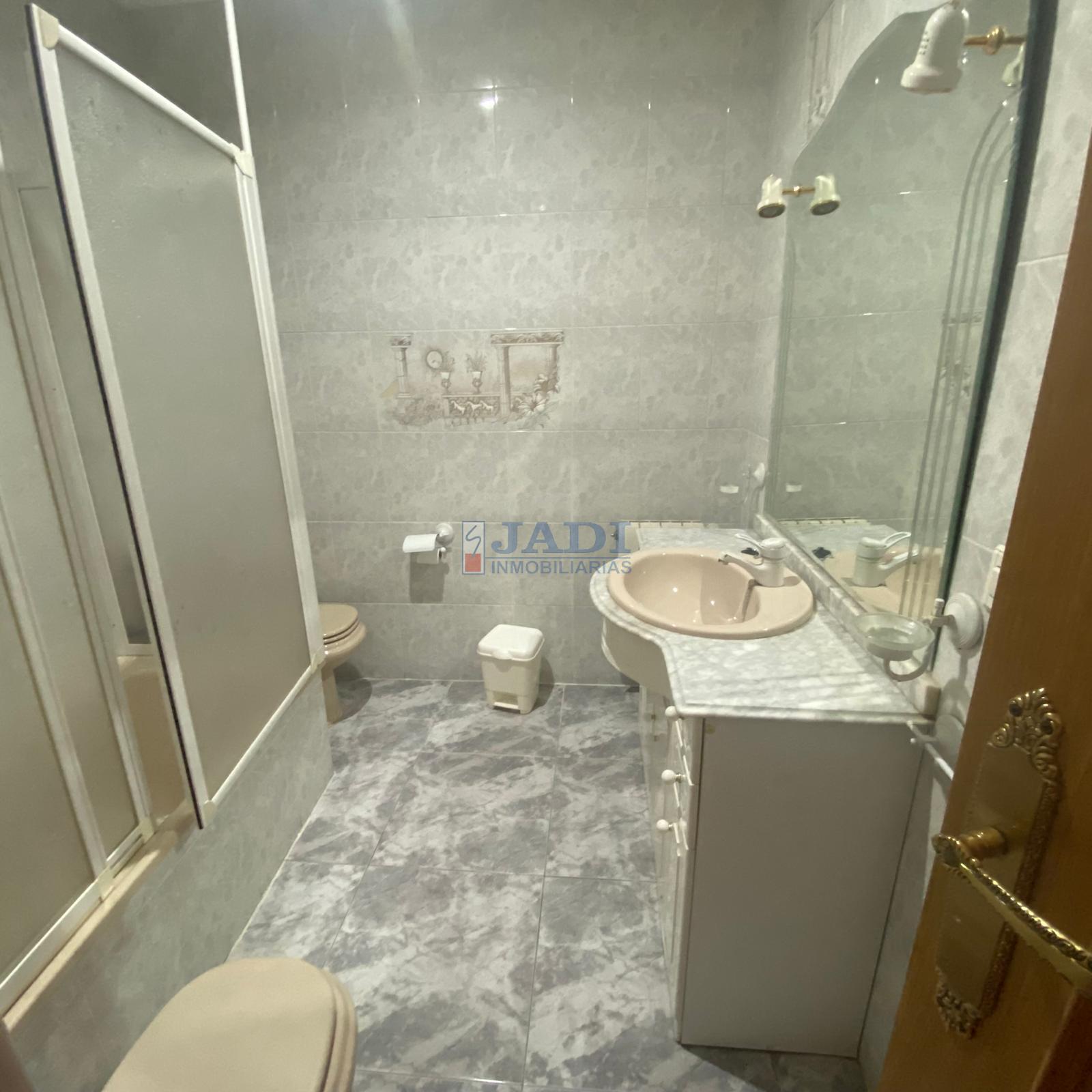 For sale of house in Valdepeñas