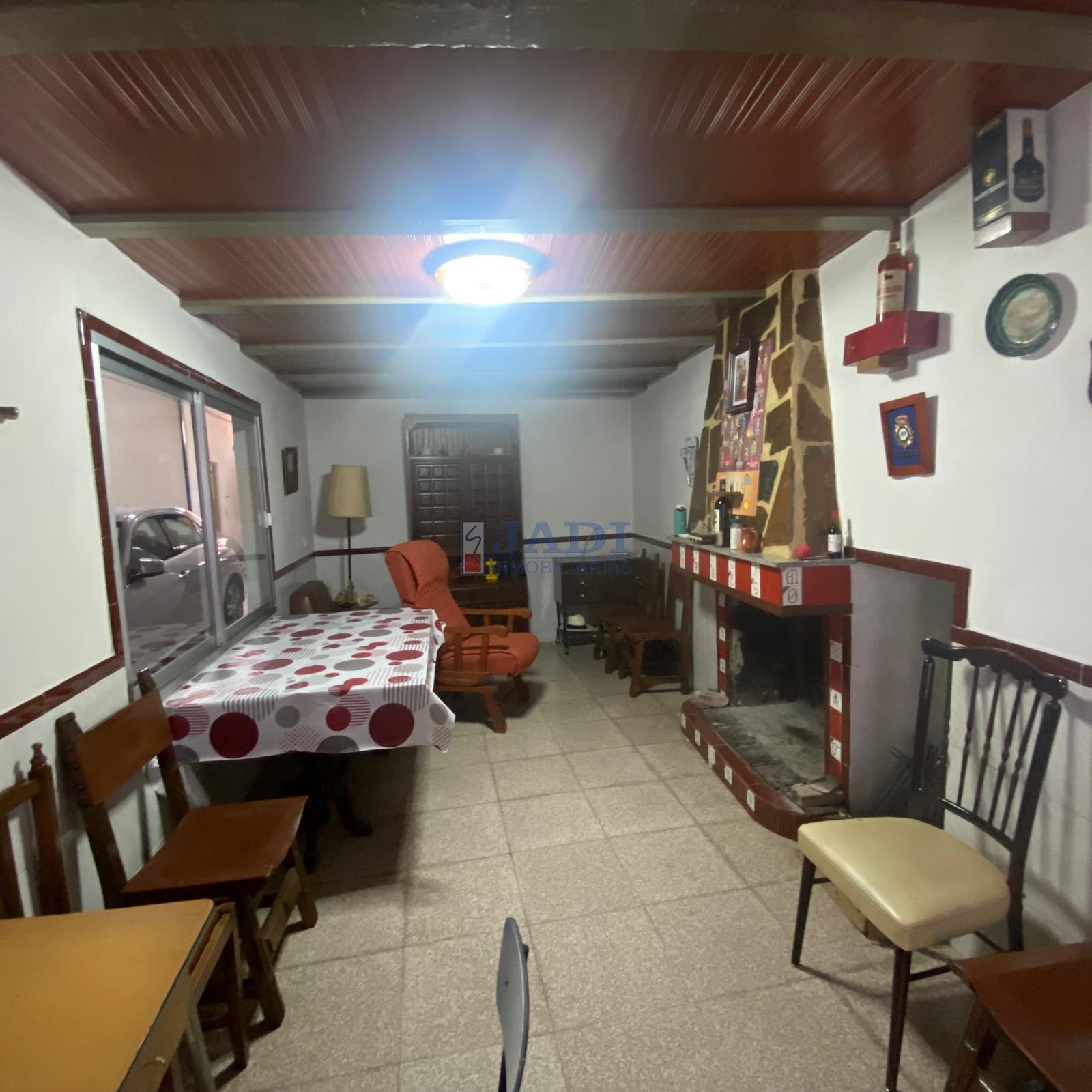 For sale of house in Valdepeñas