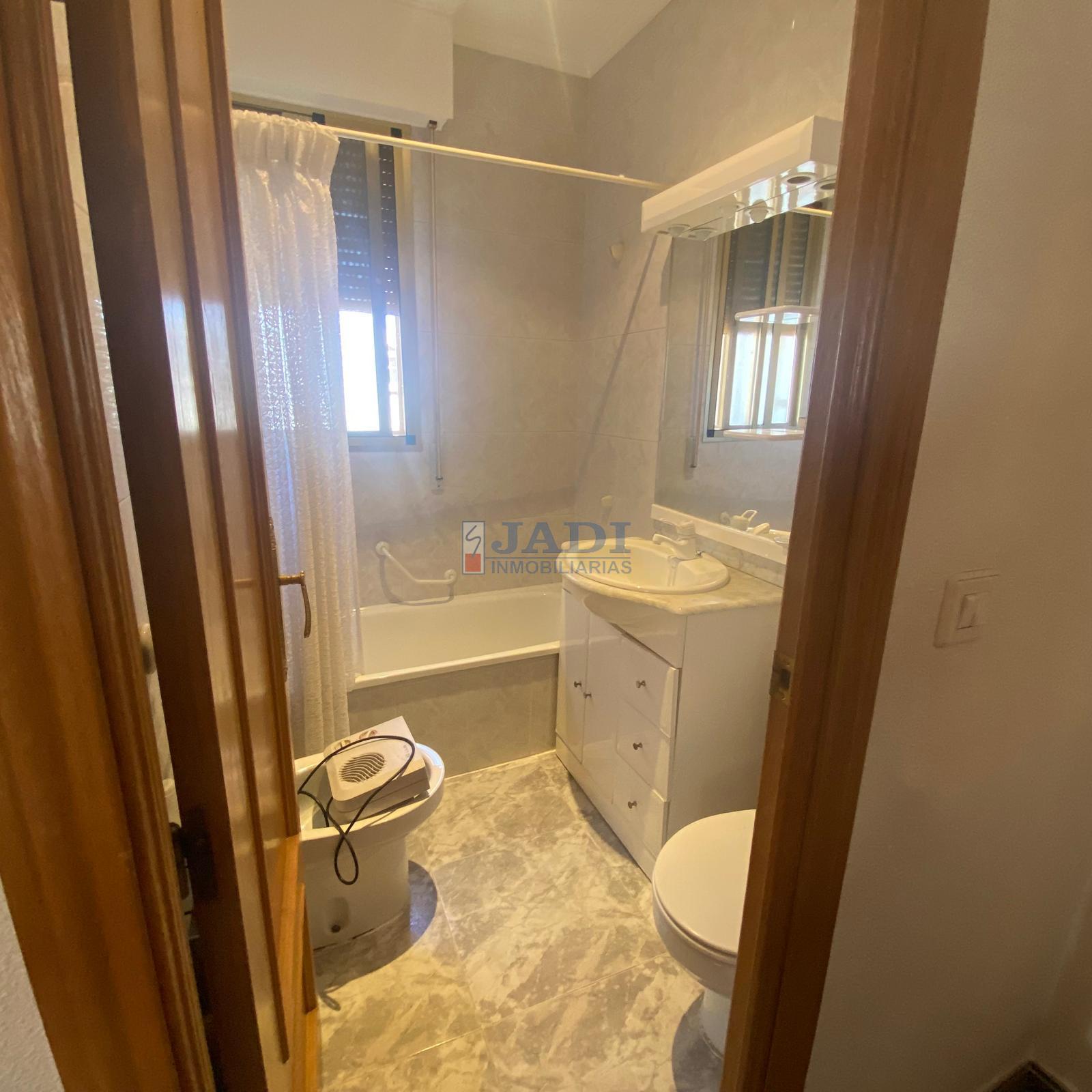 For sale of house in Valdepeñas