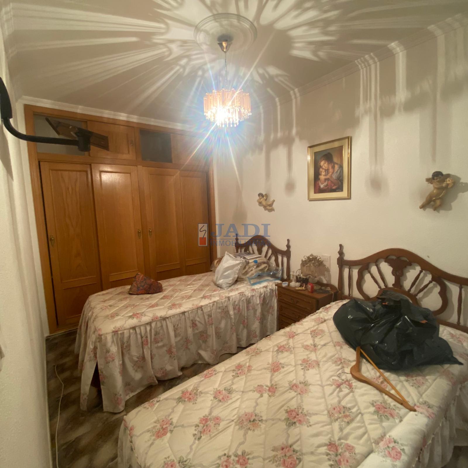 For sale of house in Valdepeñas