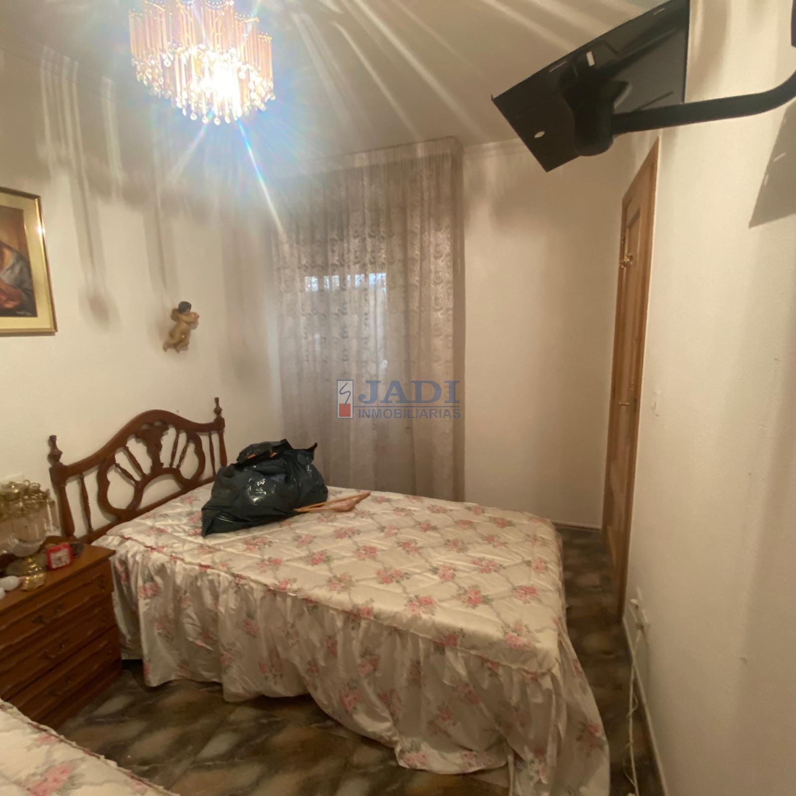 For sale of house in Valdepeñas