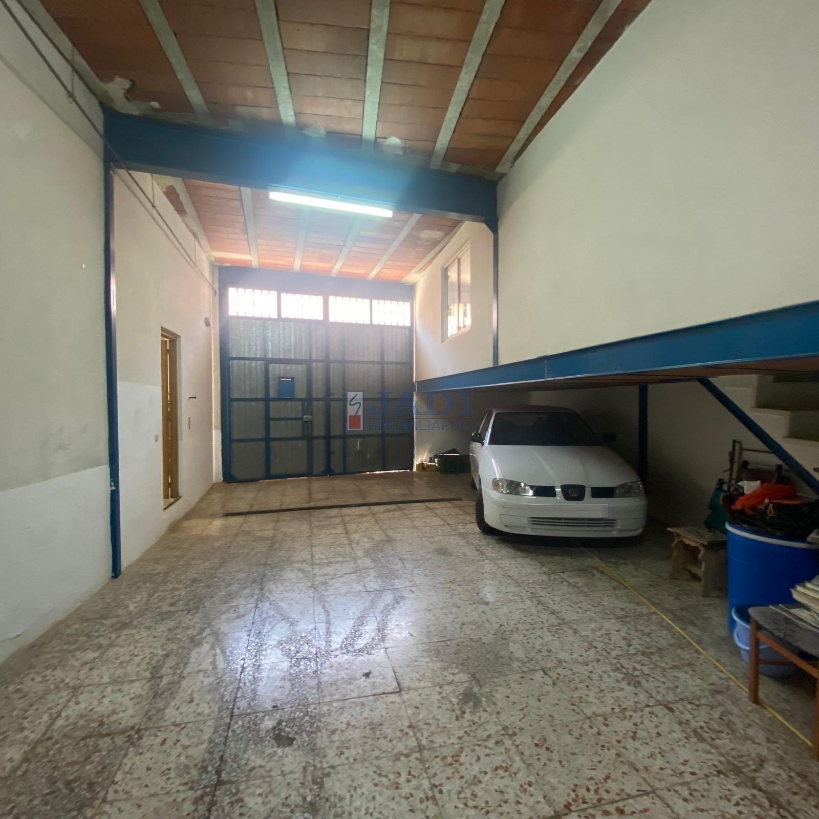 For sale of house in Valdepeñas