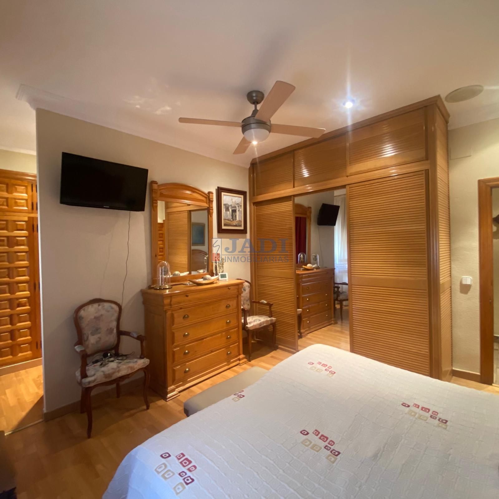 Venta de casa en Valdepeñas