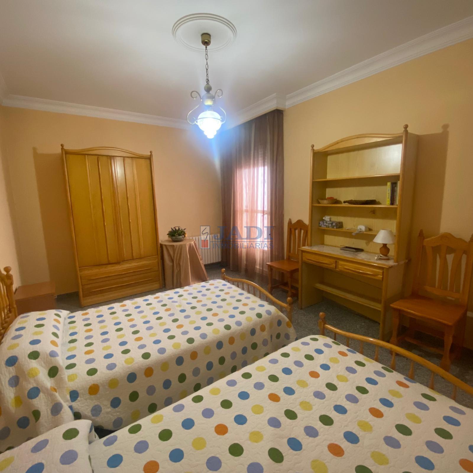 Venta de casa en Valdepeñas