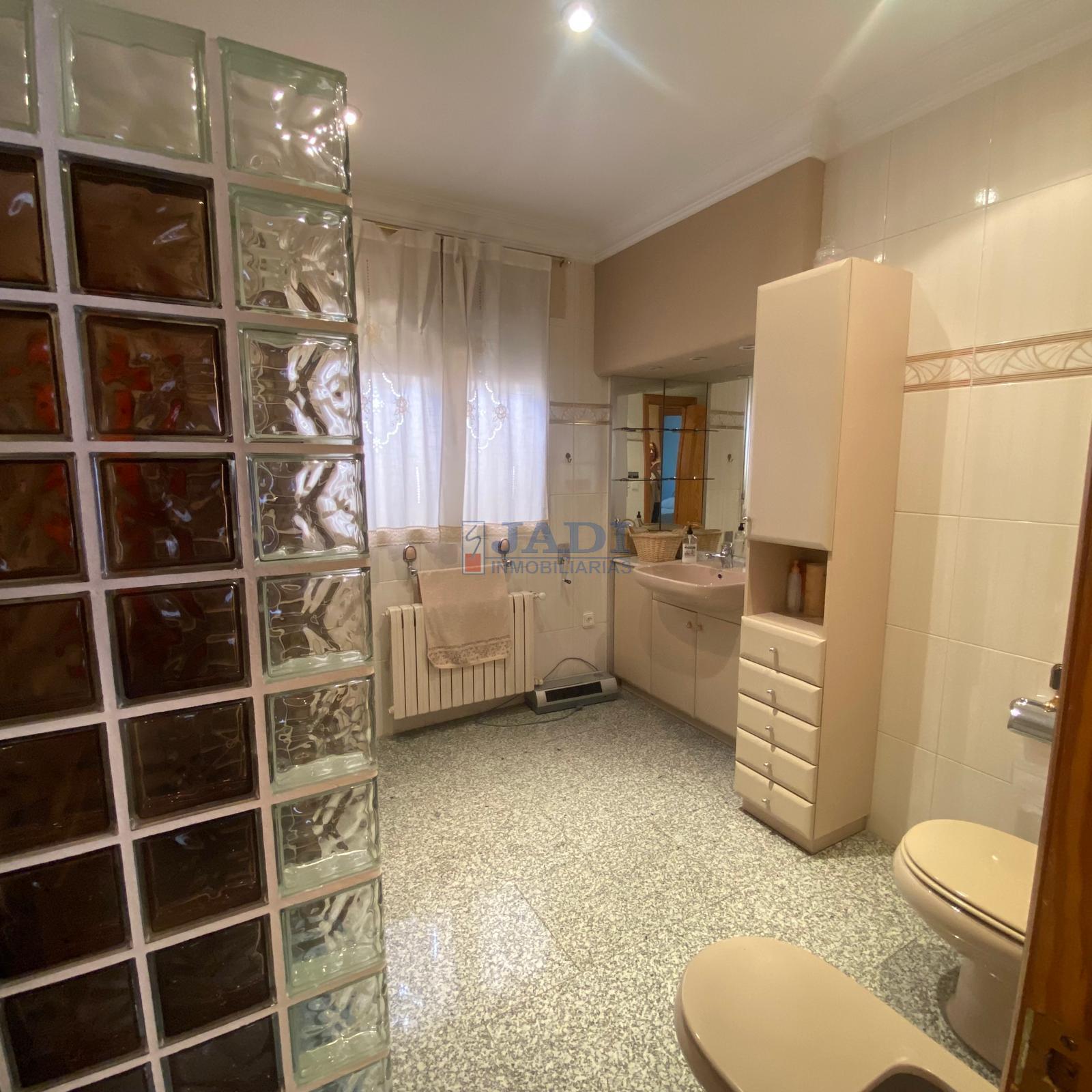 Venta de casa en Valdepeñas