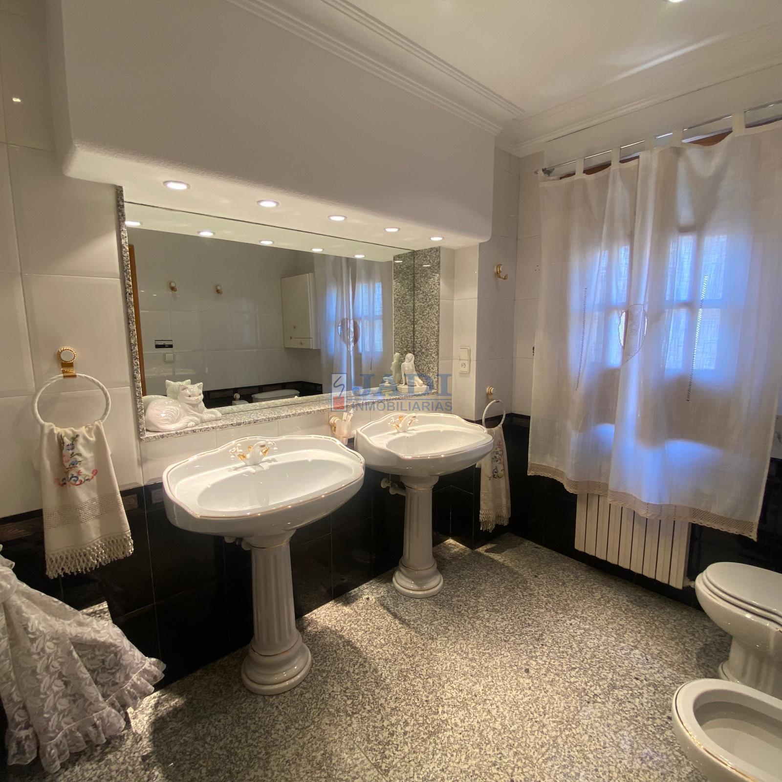 Venta de casa en Valdepeñas
