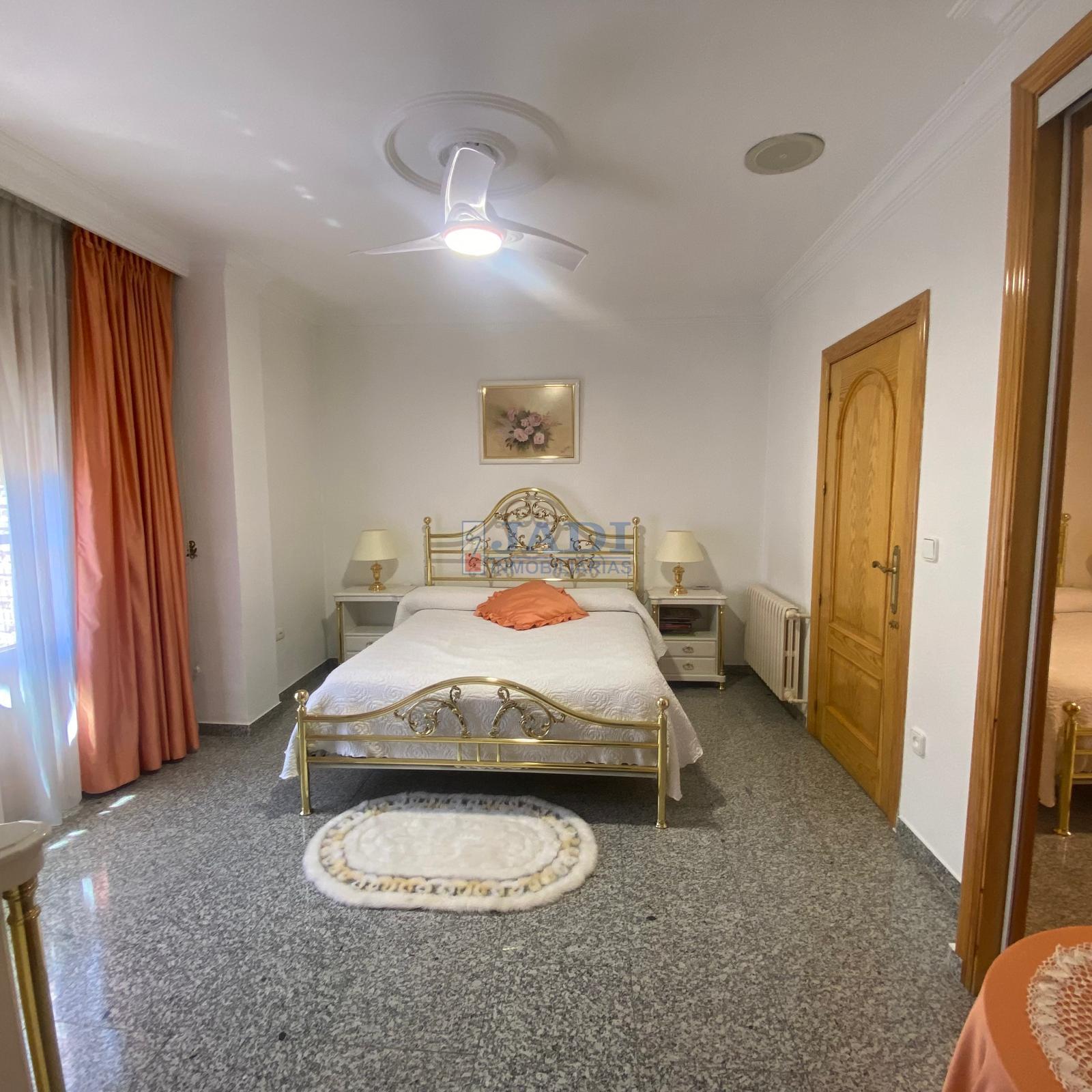 Venta de casa en Valdepeñas
