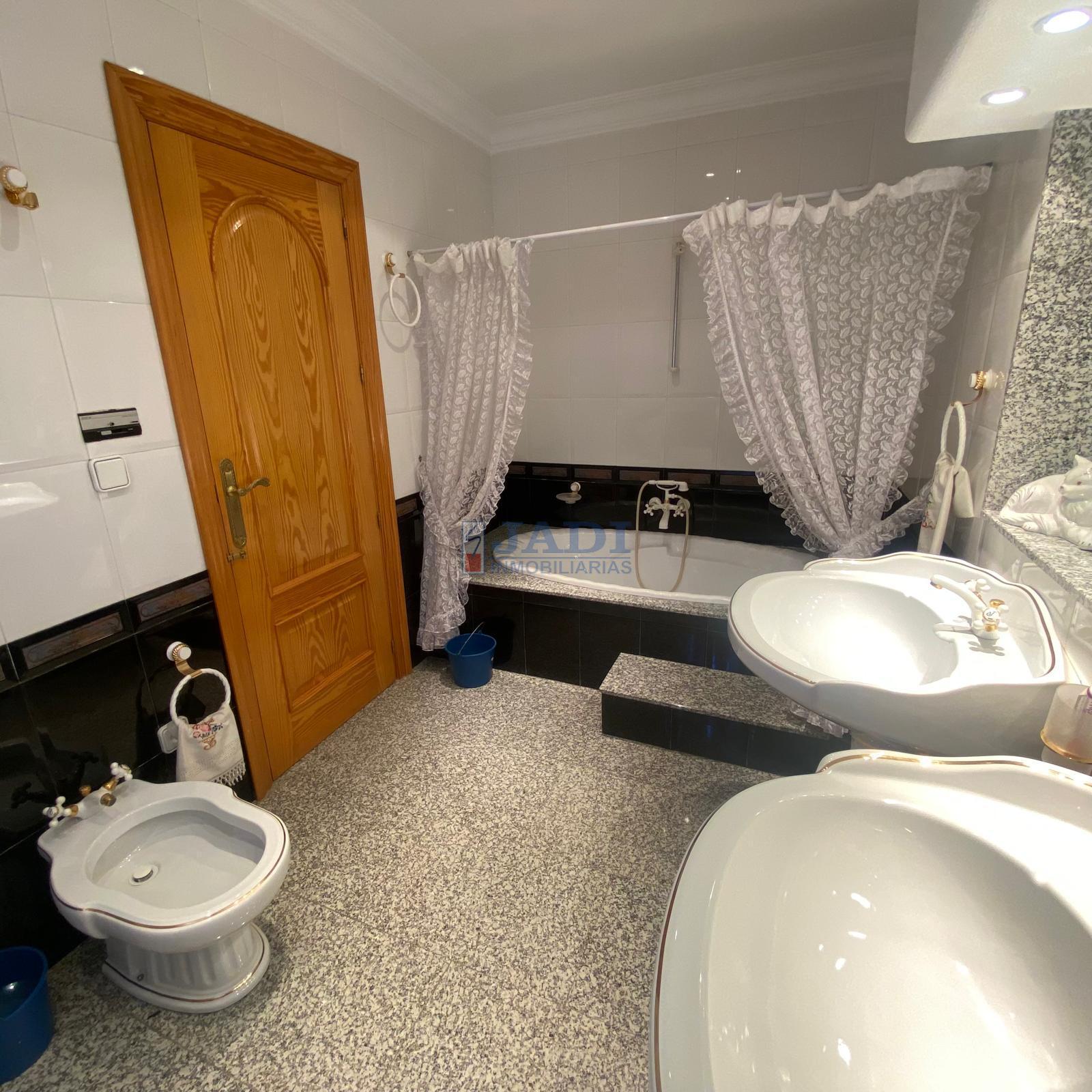 Venta de casa en Valdepeñas