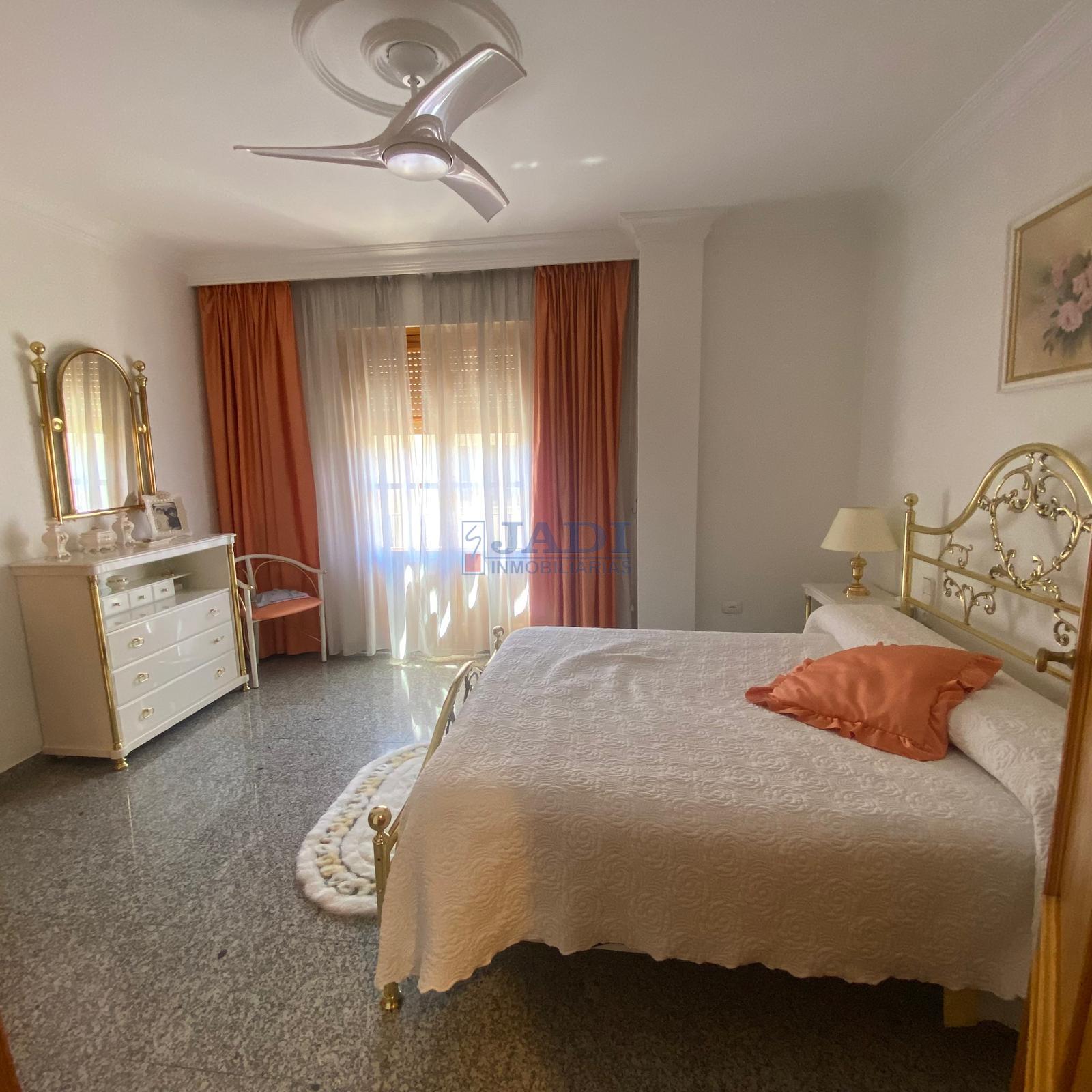 Venta de casa en Valdepeñas