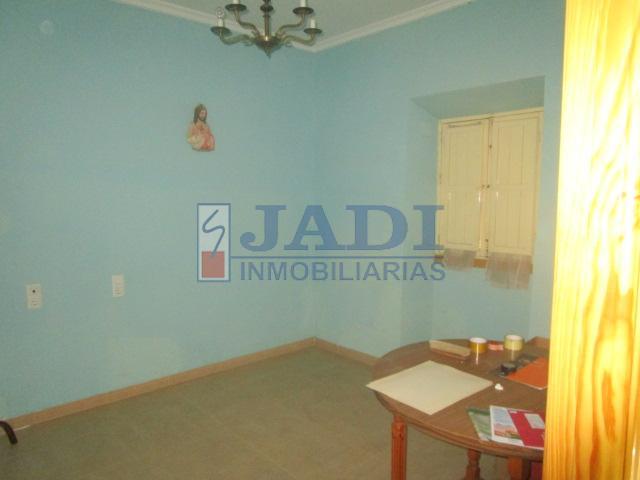Venta de casa en Valdepeñas