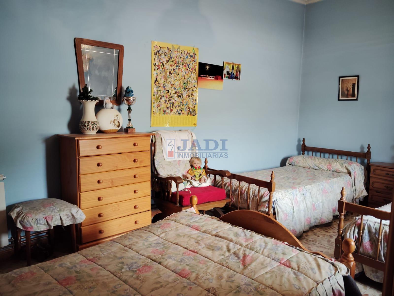 Venta de chalet en Almuradiel