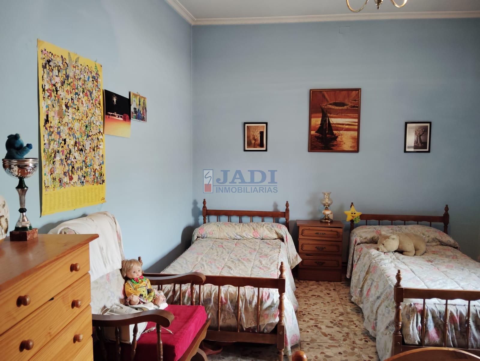 Venta de chalet en Almuradiel