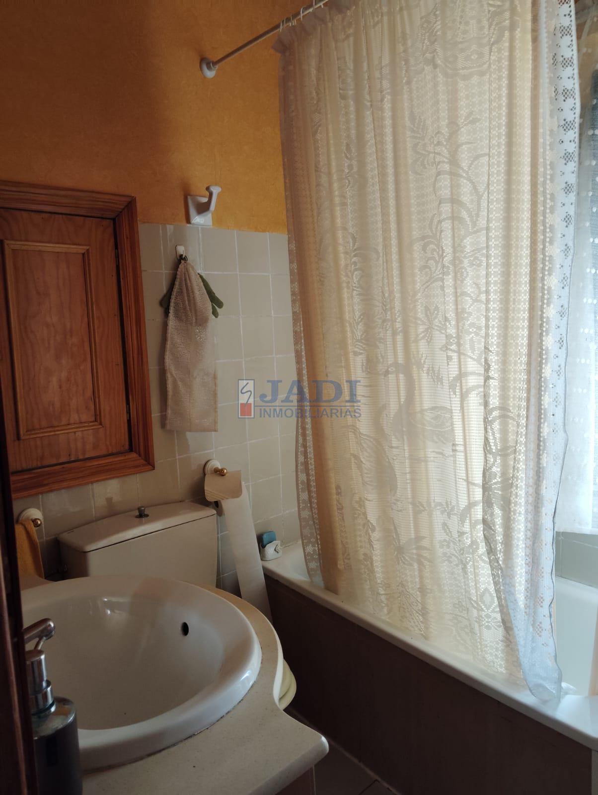 Venta de chalet en Almuradiel