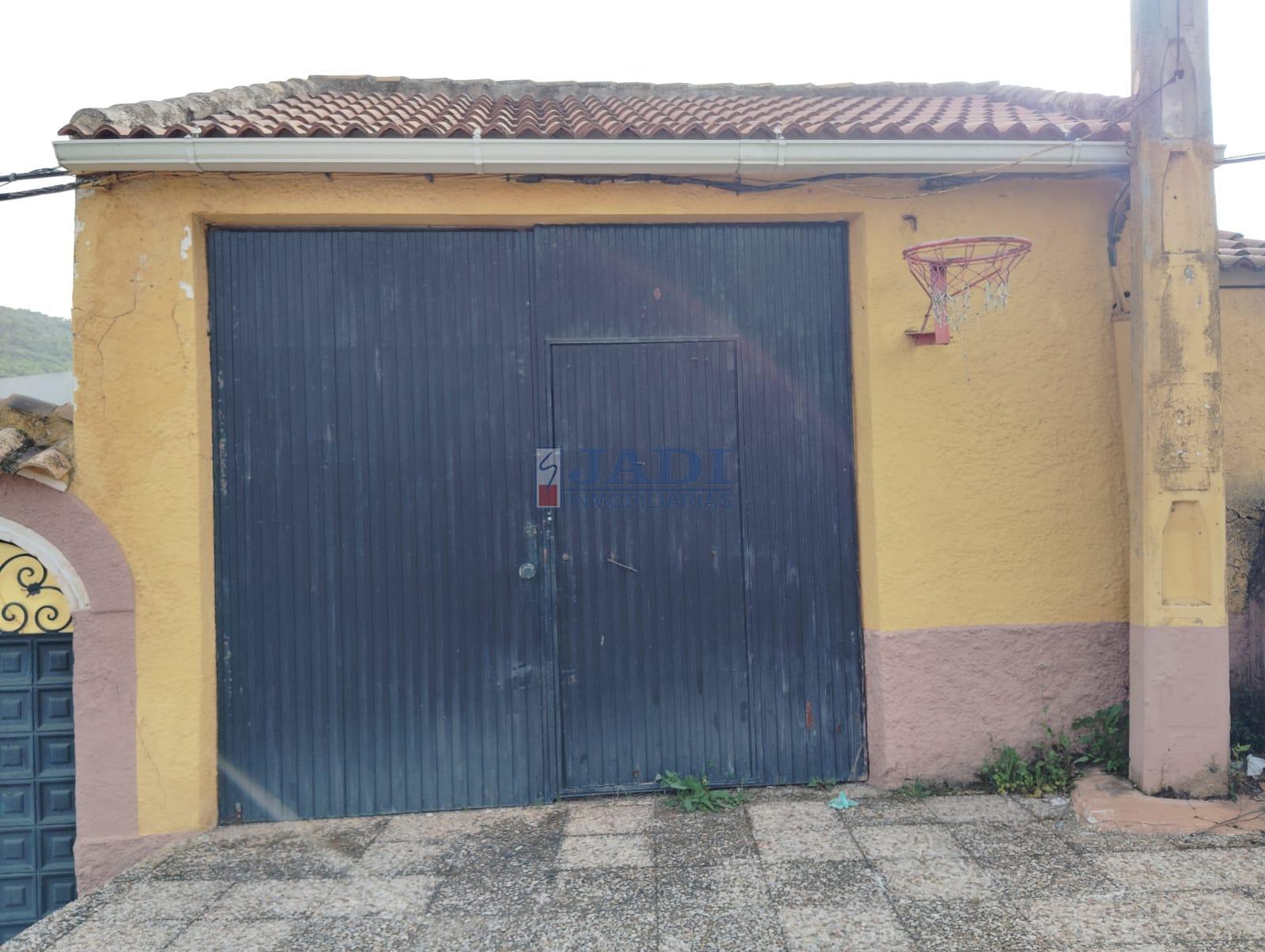 Venta de chalet en Almuradiel