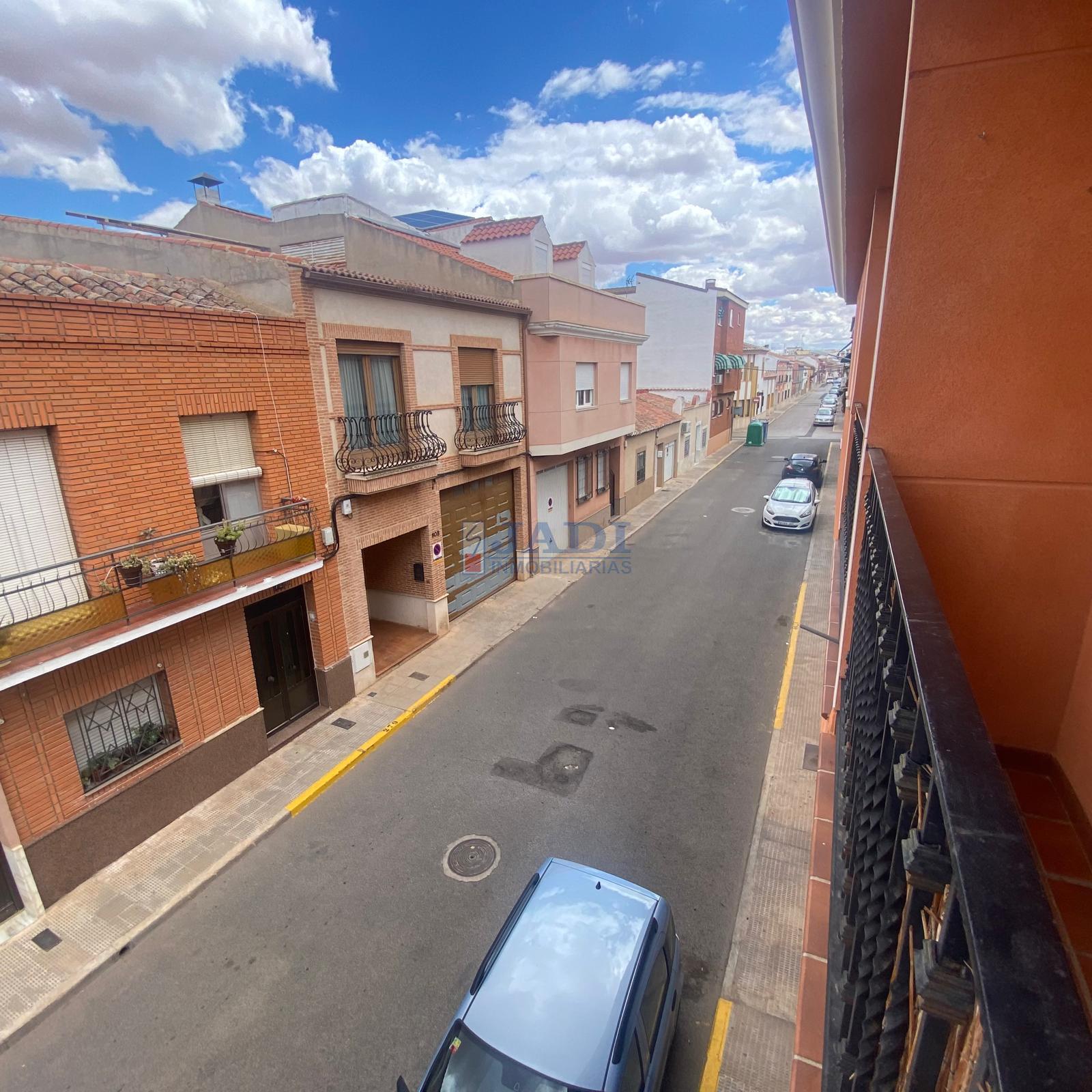 For rent of flat in Valdepeñas