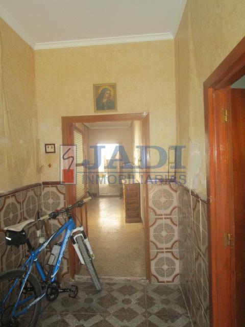 For sale of house in Valdepeñas