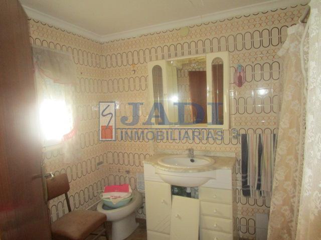 For sale of house in Valdepeñas