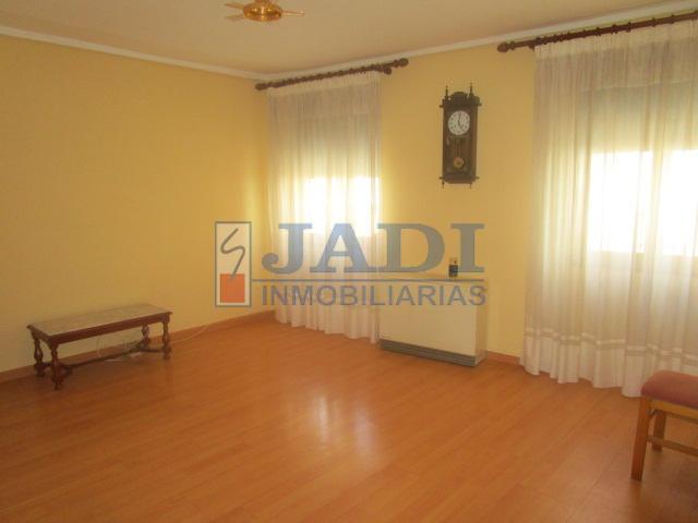 Venta de casa en Valdepeñas