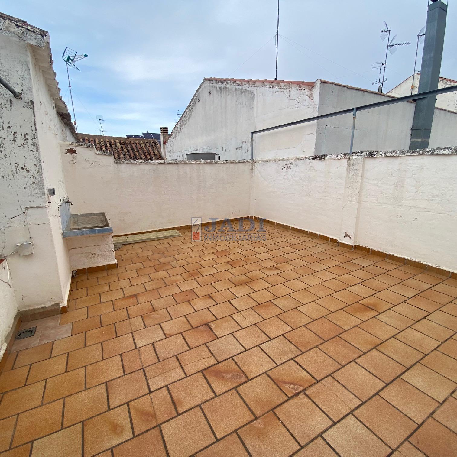 For sale of flat in Valdepeñas