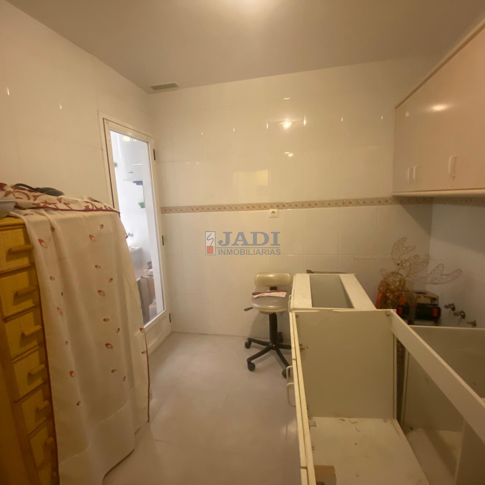 For sale of flat in Valdepeñas