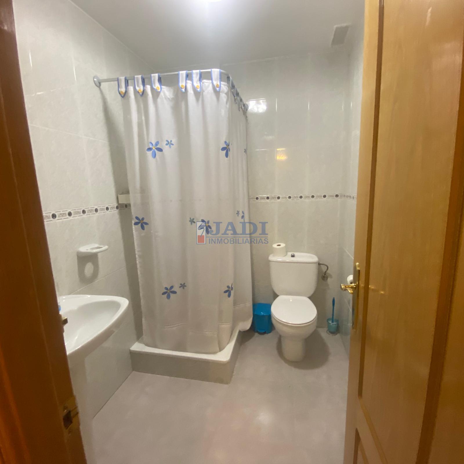 For sale of flat in Valdepeñas