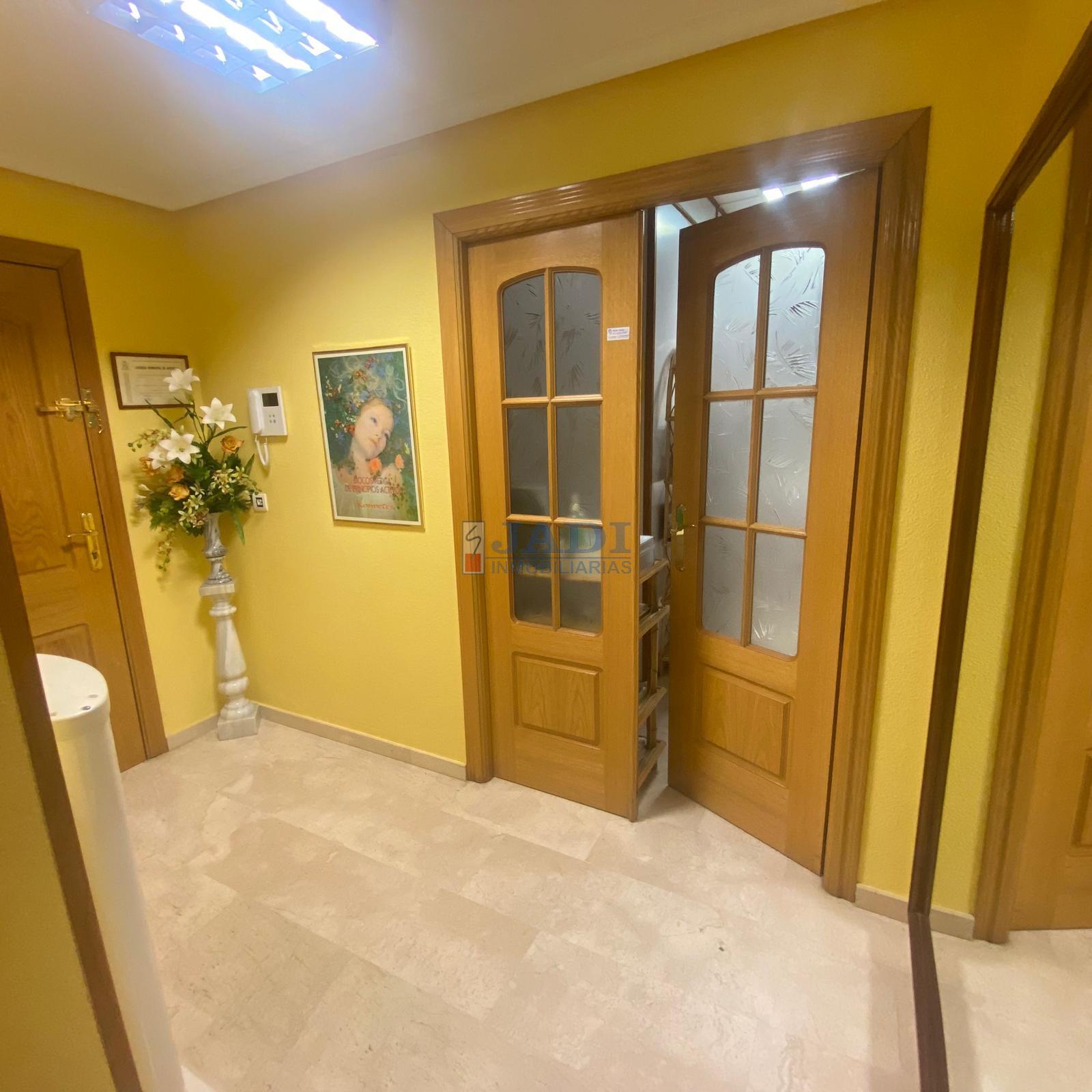 For sale of flat in Valdepeñas
