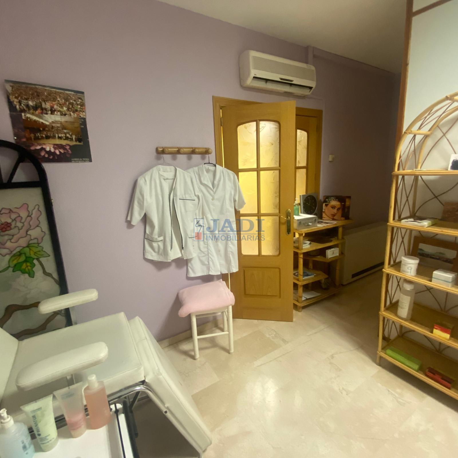 For sale of flat in Valdepeñas