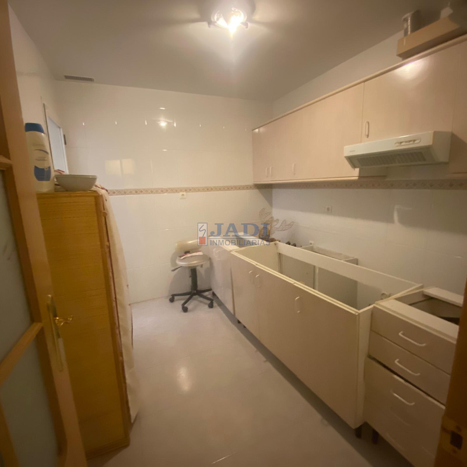 For sale of flat in Valdepeñas