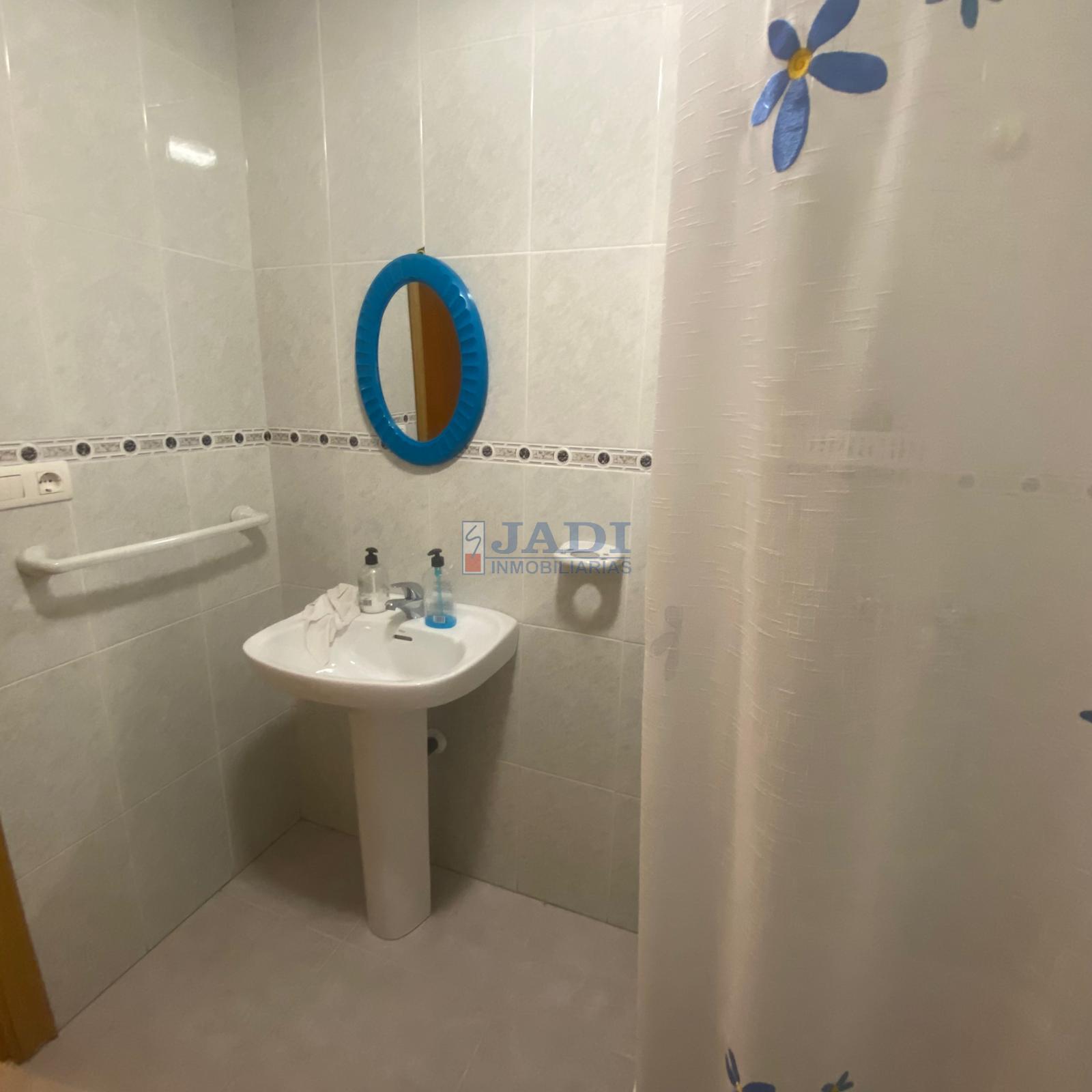For sale of flat in Valdepeñas
