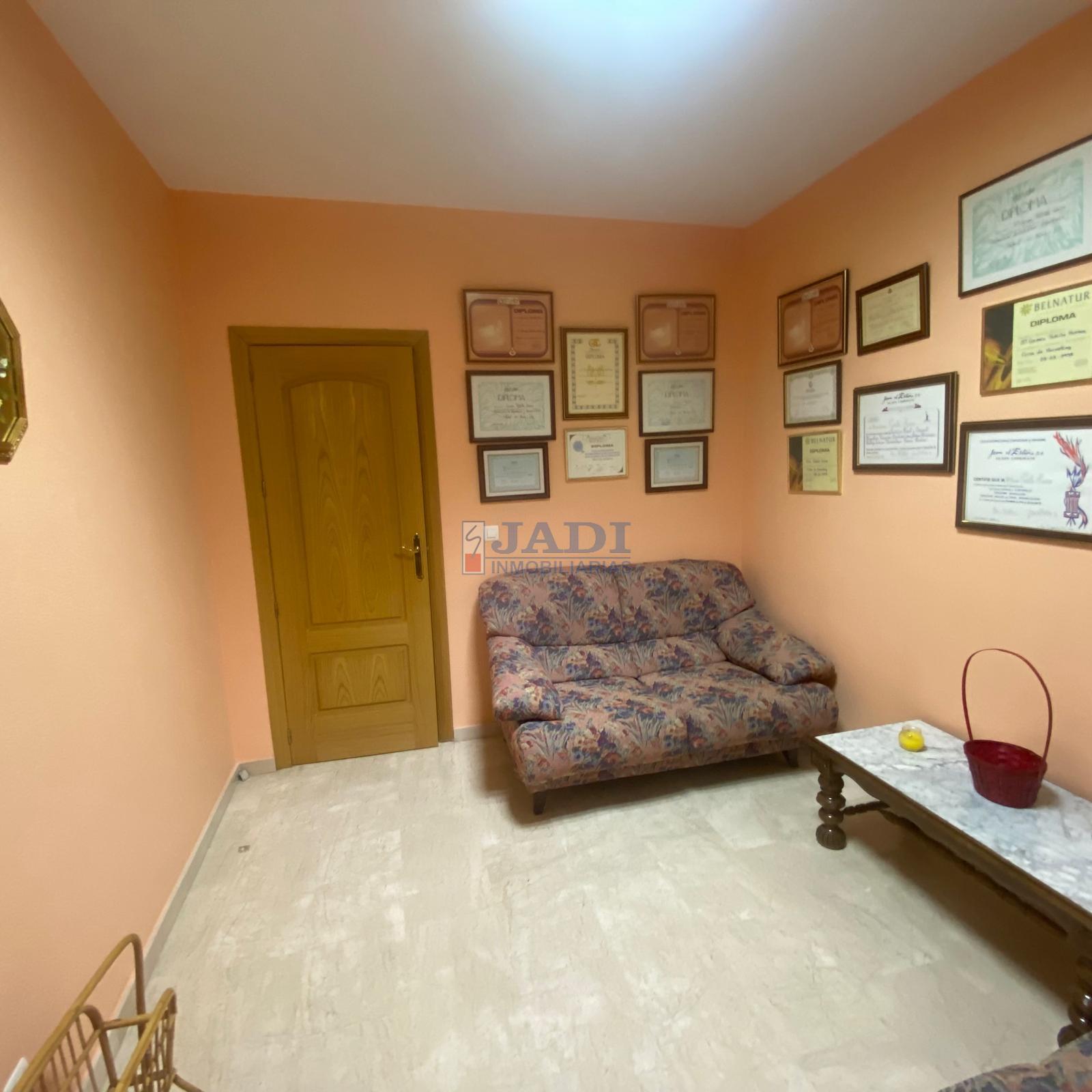 For sale of flat in Valdepeñas