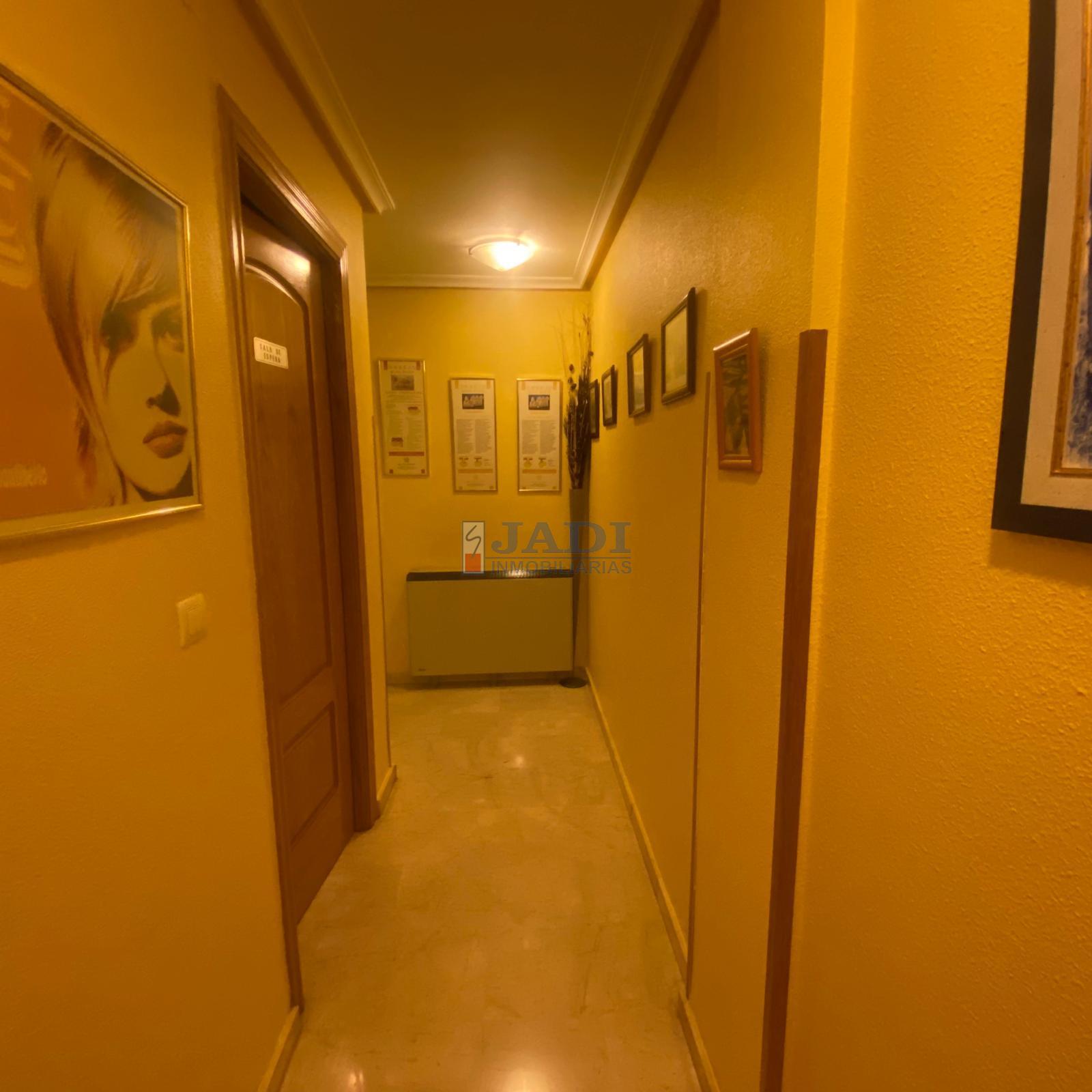 For sale of flat in Valdepeñas