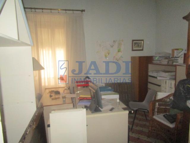 Venta de casa en Valdepeñas