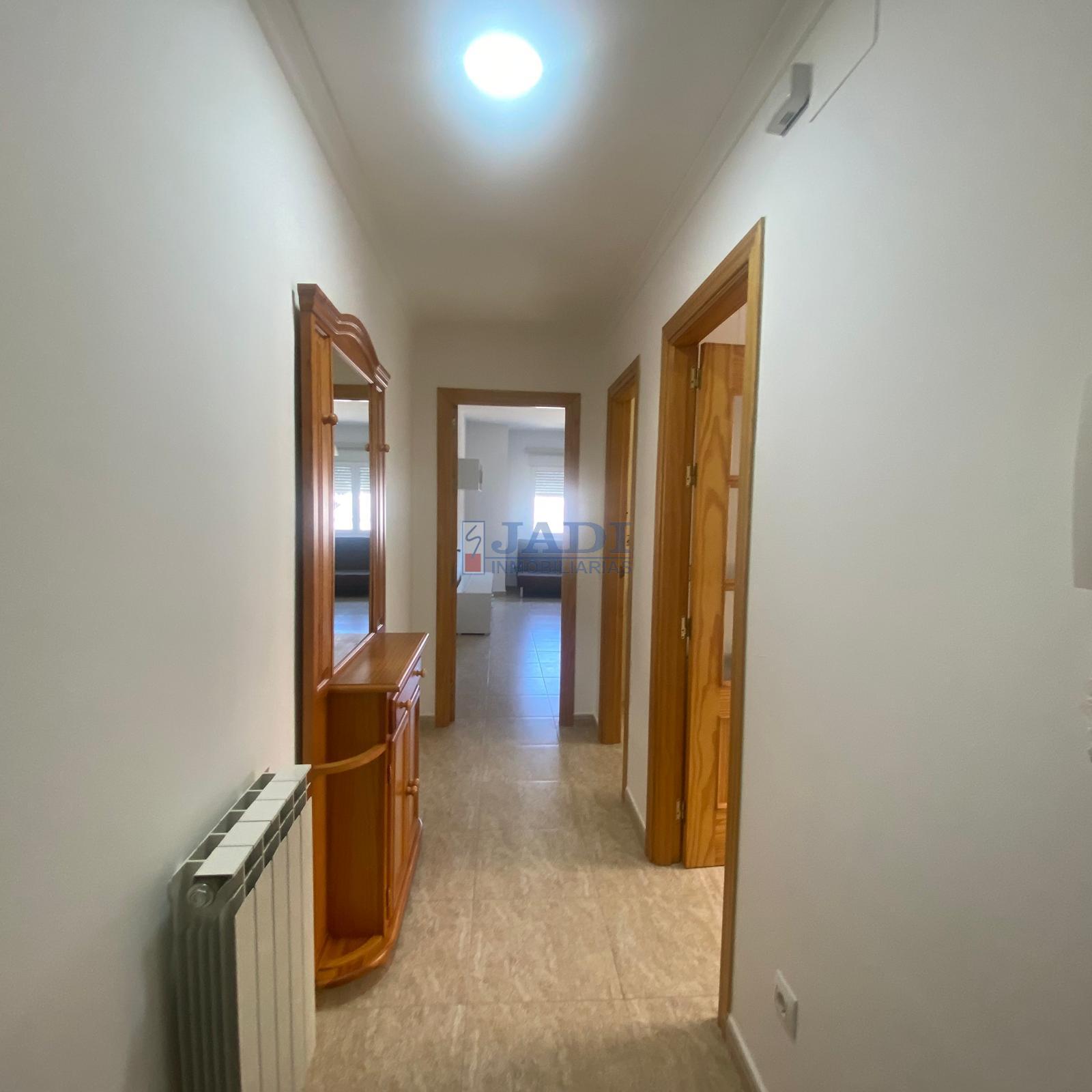 For sale of flat in Valdepeñas