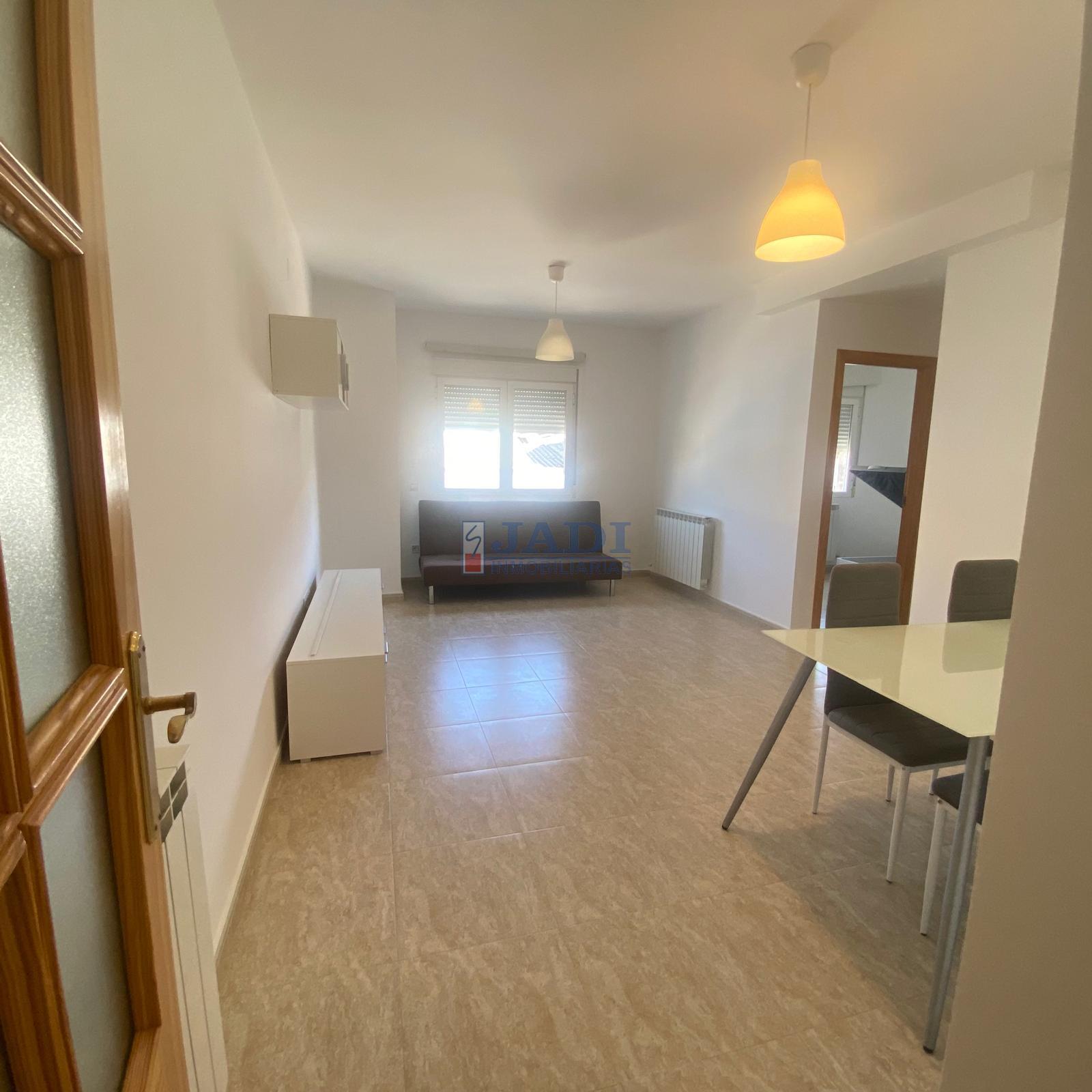 For sale of flat in Valdepeñas