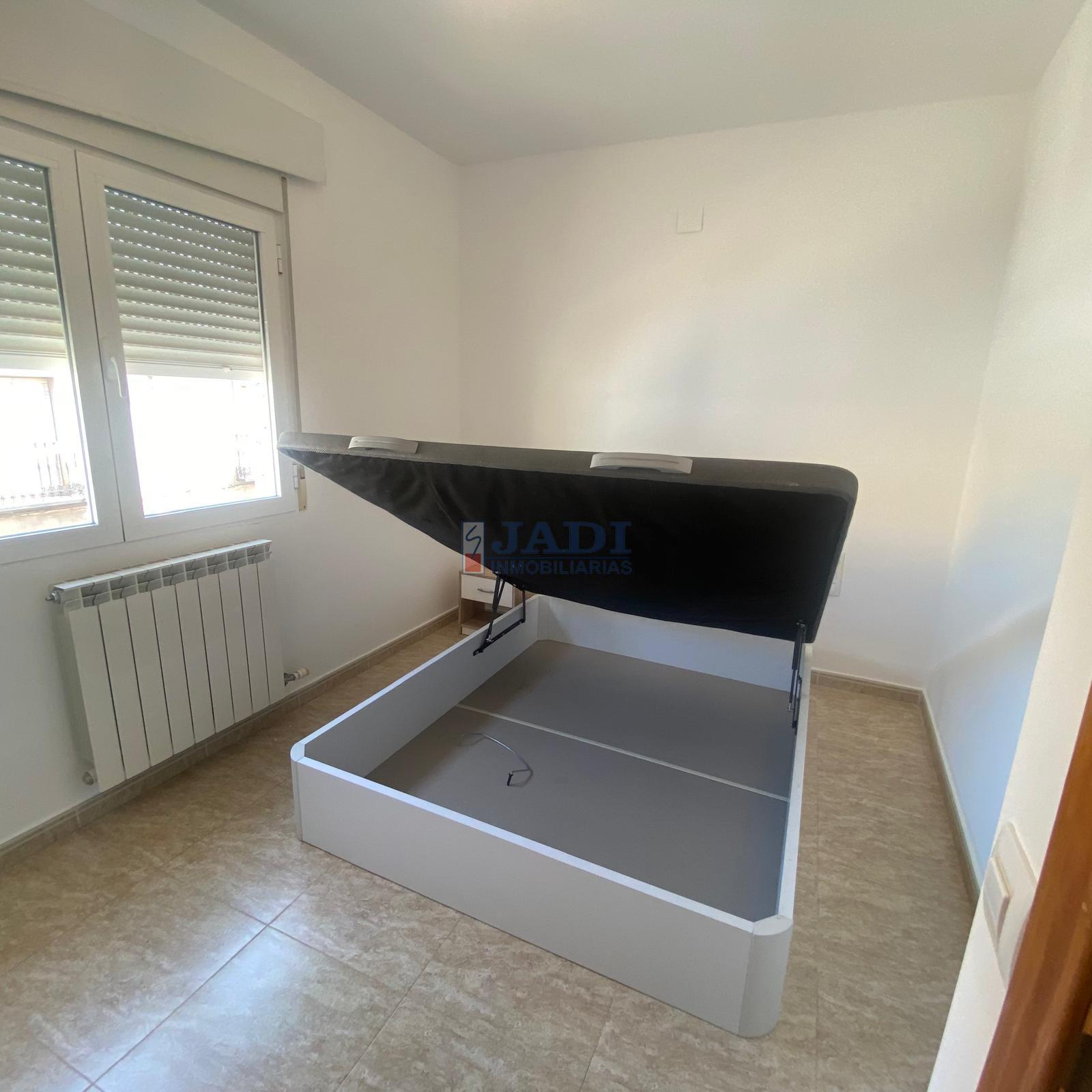For sale of flat in Valdepeñas
