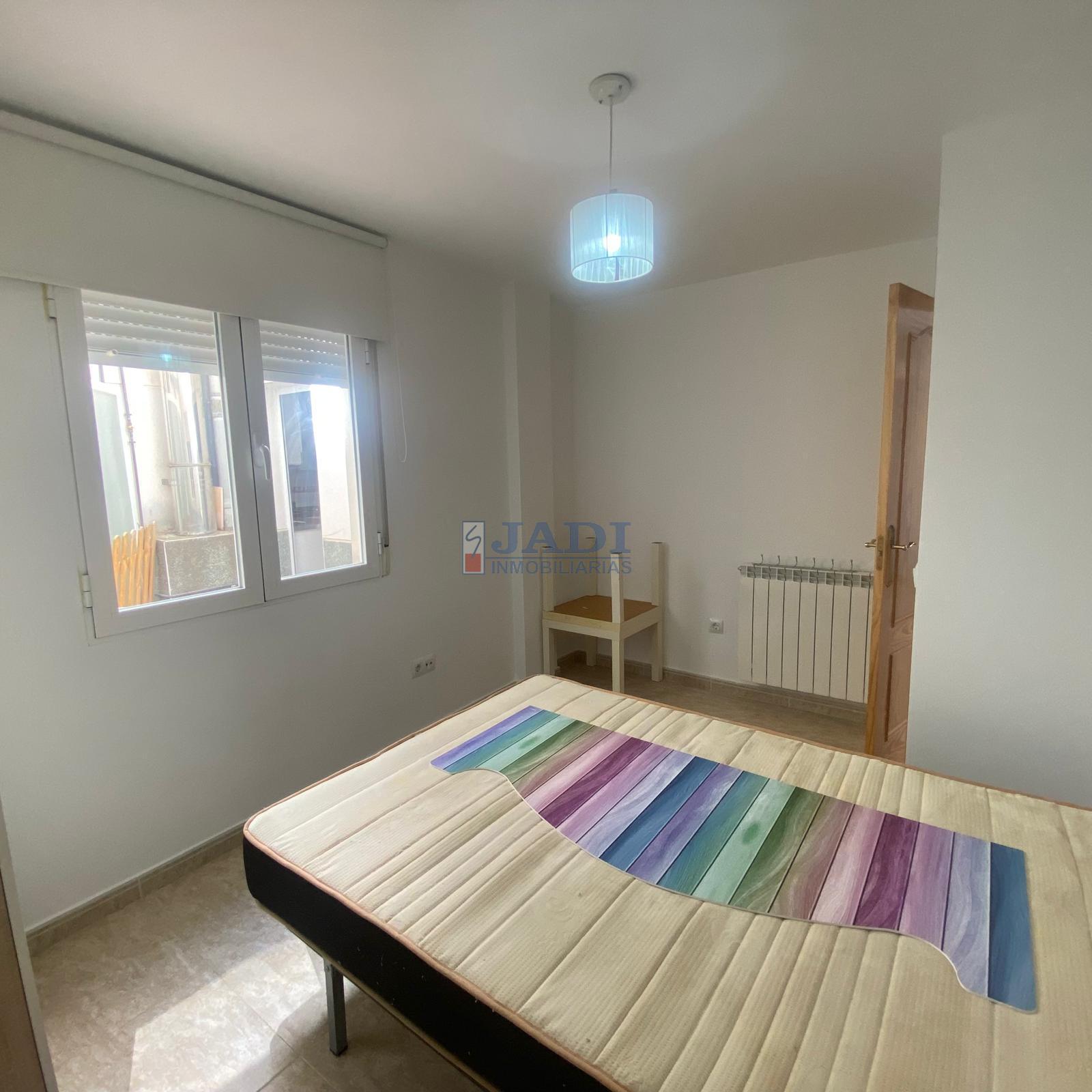 For sale of flat in Valdepeñas