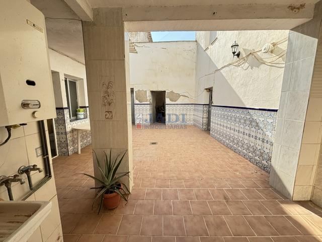 Venta de casa en Valdepeñas