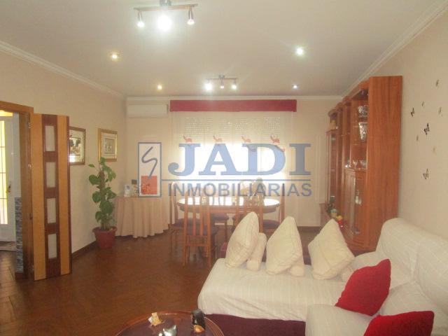 Venta de casa en Valdepeñas