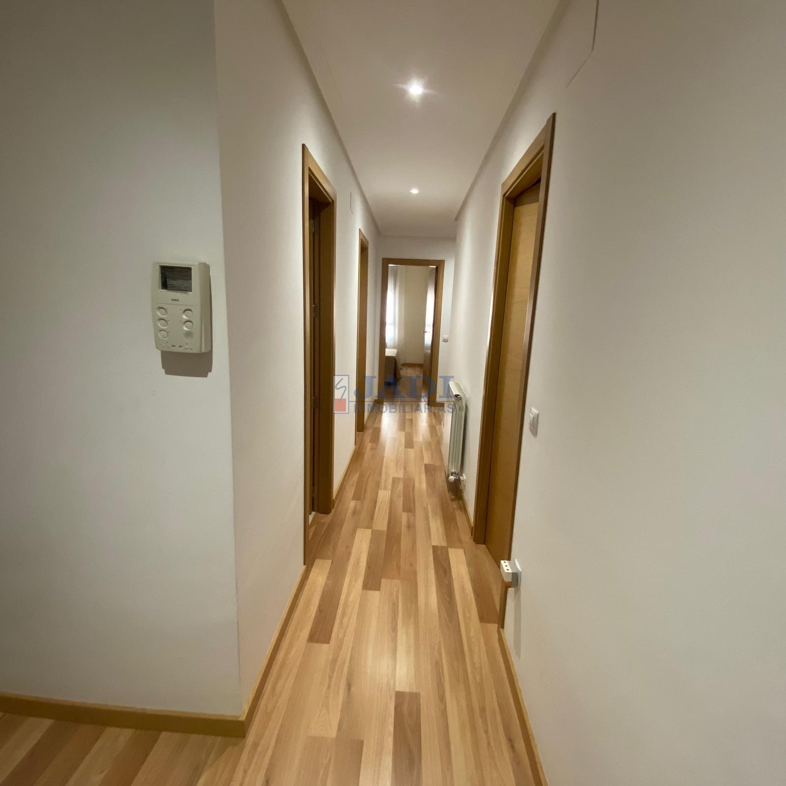 For sale of flat in Valdepeñas