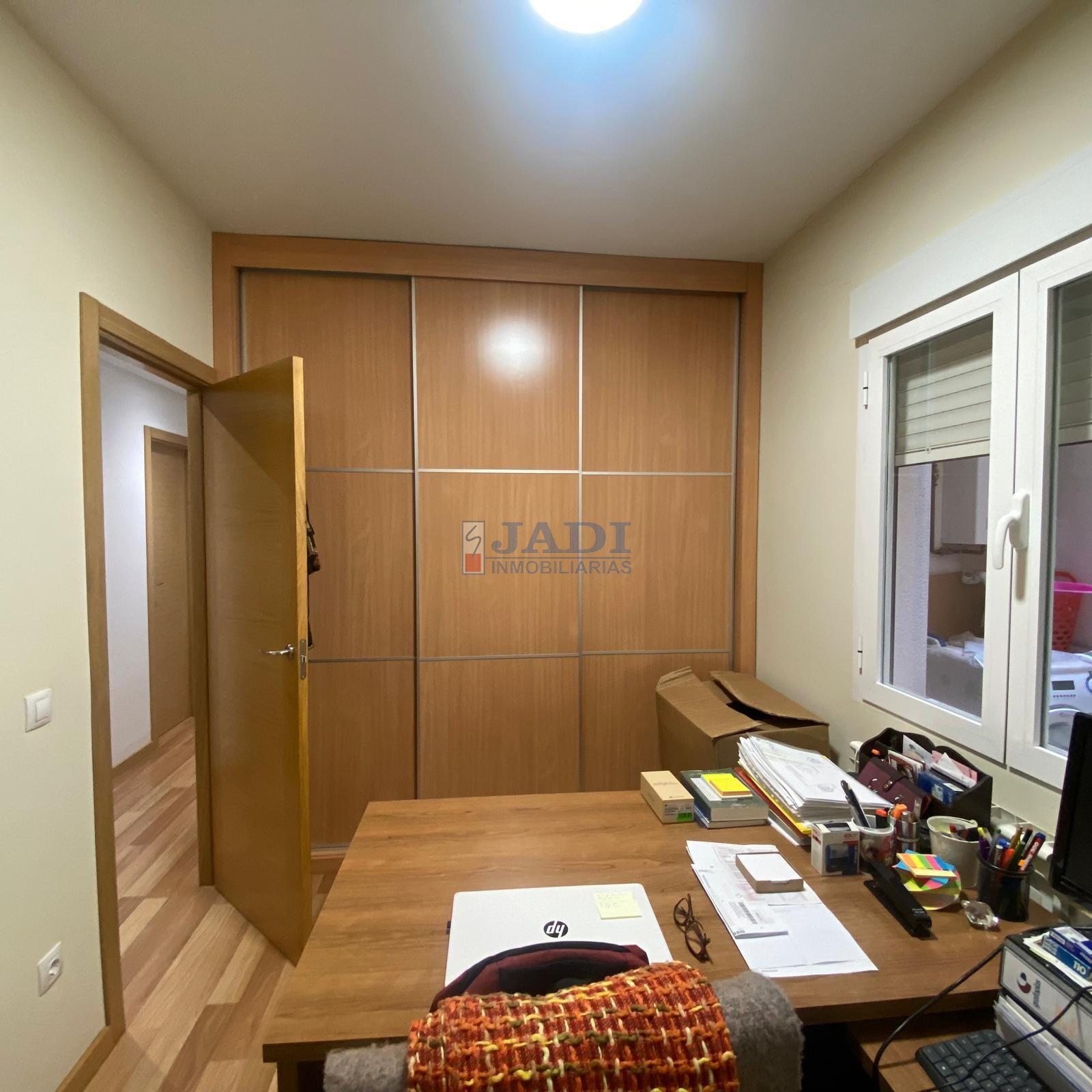 For sale of flat in Valdepeñas