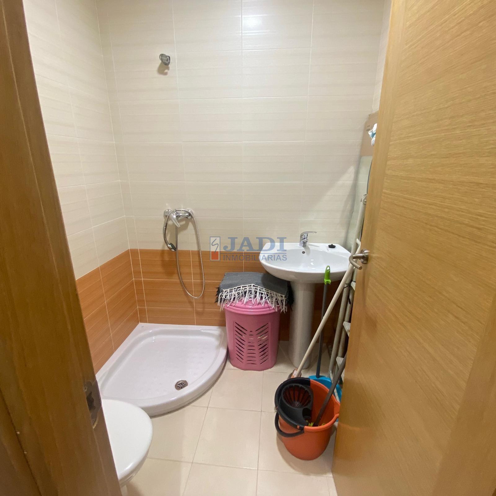 For sale of flat in Valdepeñas